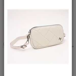 Lug Matte Luxe Convertible Hip Pouch - Coupe protect cards - RFID contactless.